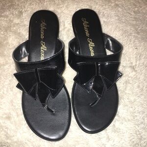 Athena Alexander sandals flip flops with‎ a bow